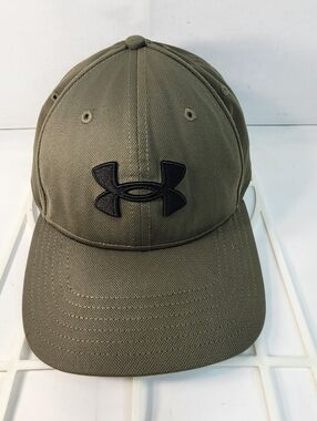 Under Armour Olive Green Baseball Cap Mens ( L - XL ) Black Logo Fitted